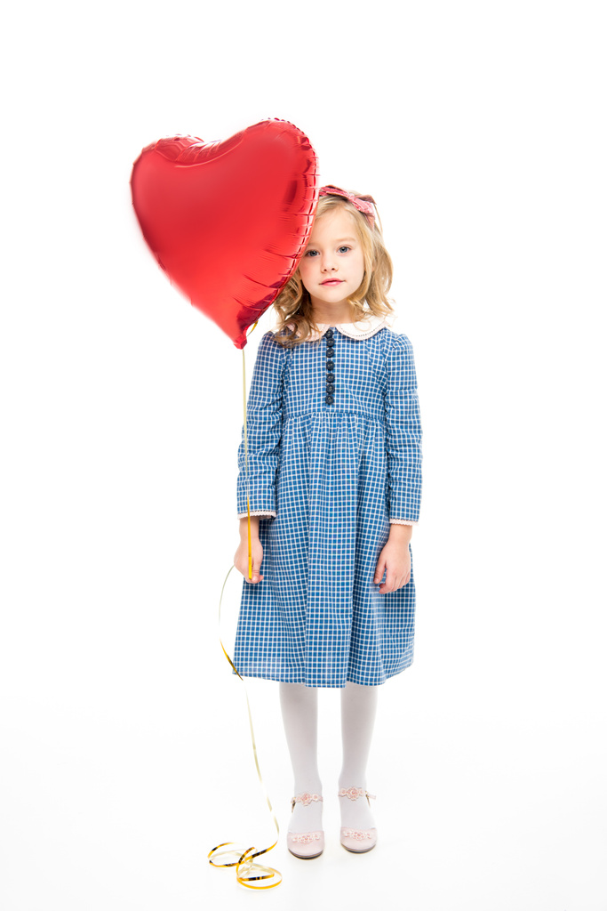dziewczyna z balonem w kształcie serca  - Zdjęcie, obraz