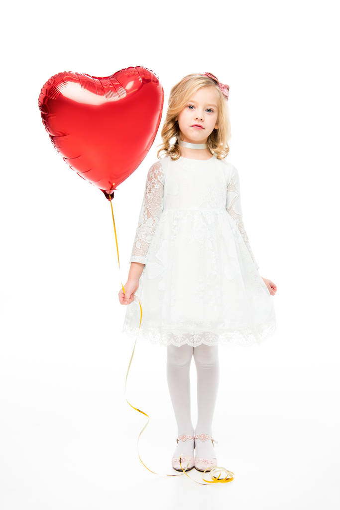 meisje met hartvormige ballon    - Foto, afbeelding