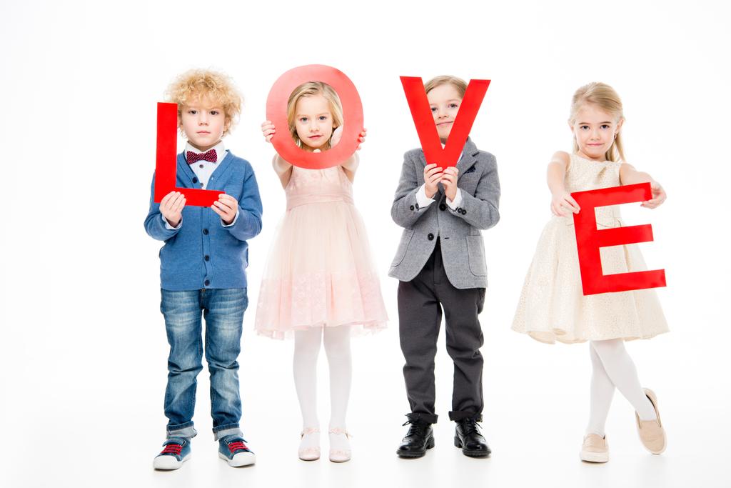 Crianças segurando palavra amor
  - Foto, Imagem