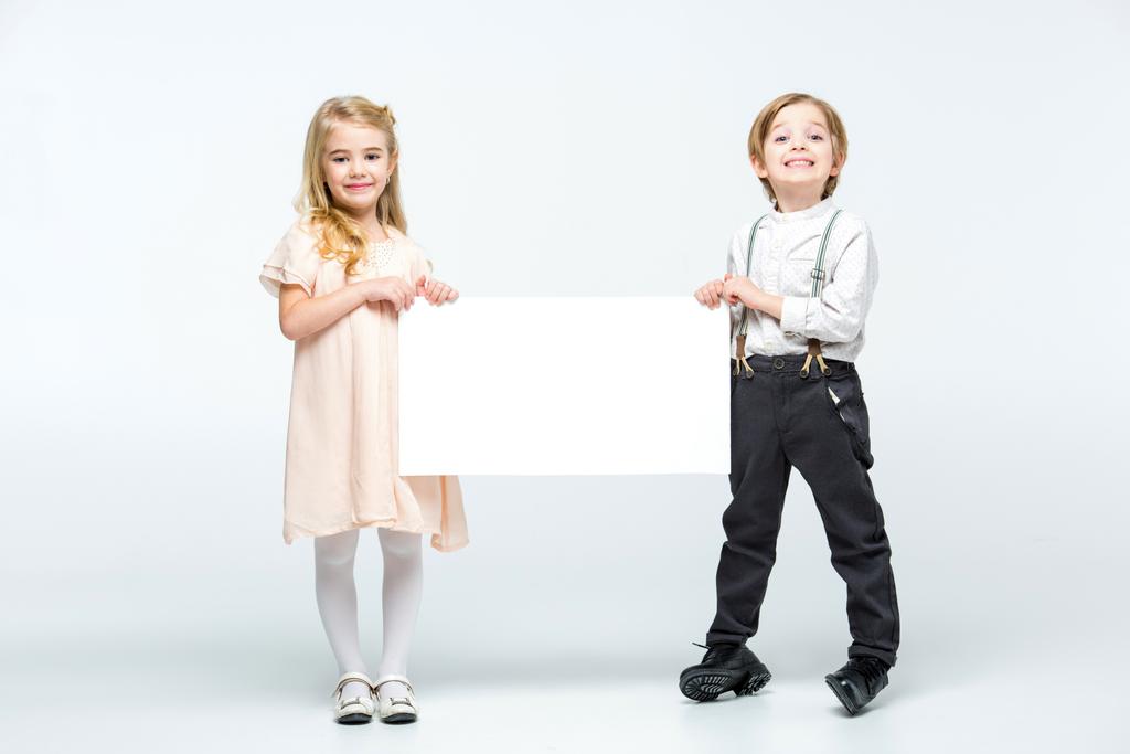 děti drží prázdné vizitky - Fotografie, Obrázek