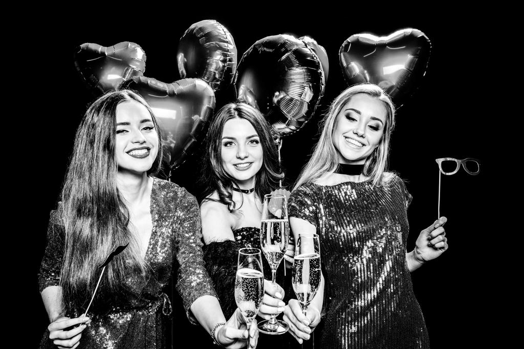 Women holding champagne glasses - Photo, Image