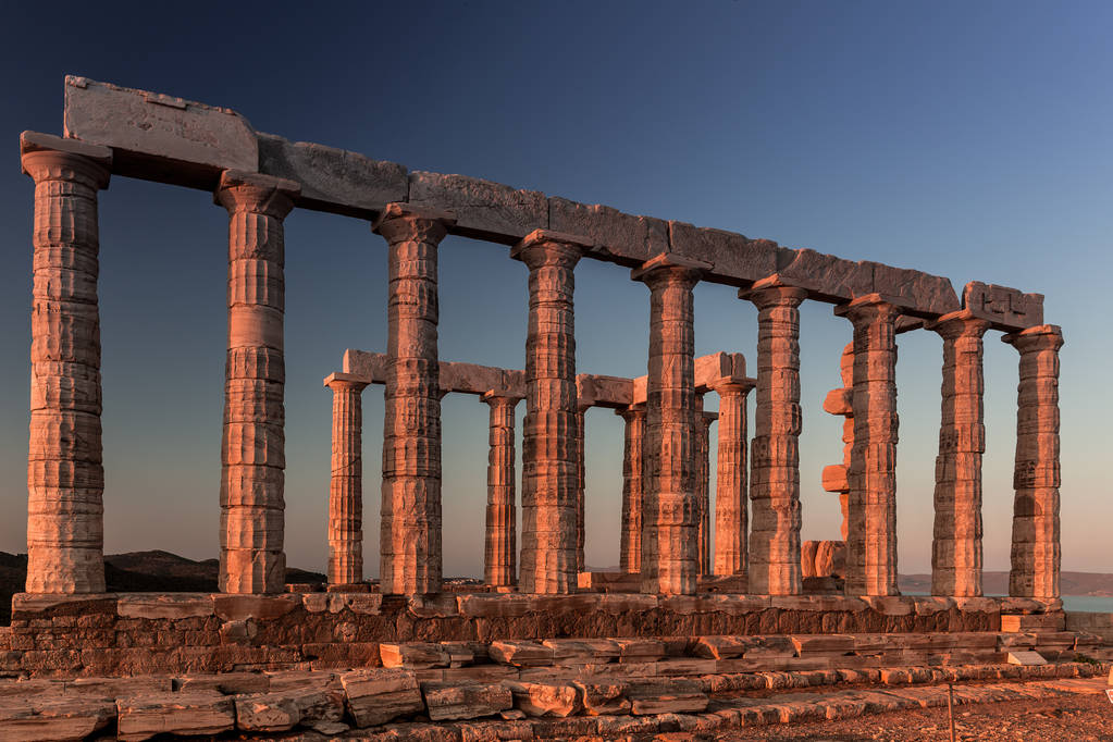 Развалины Храма Посейдона на закате в мысе Сунион
 - Фото, изображение