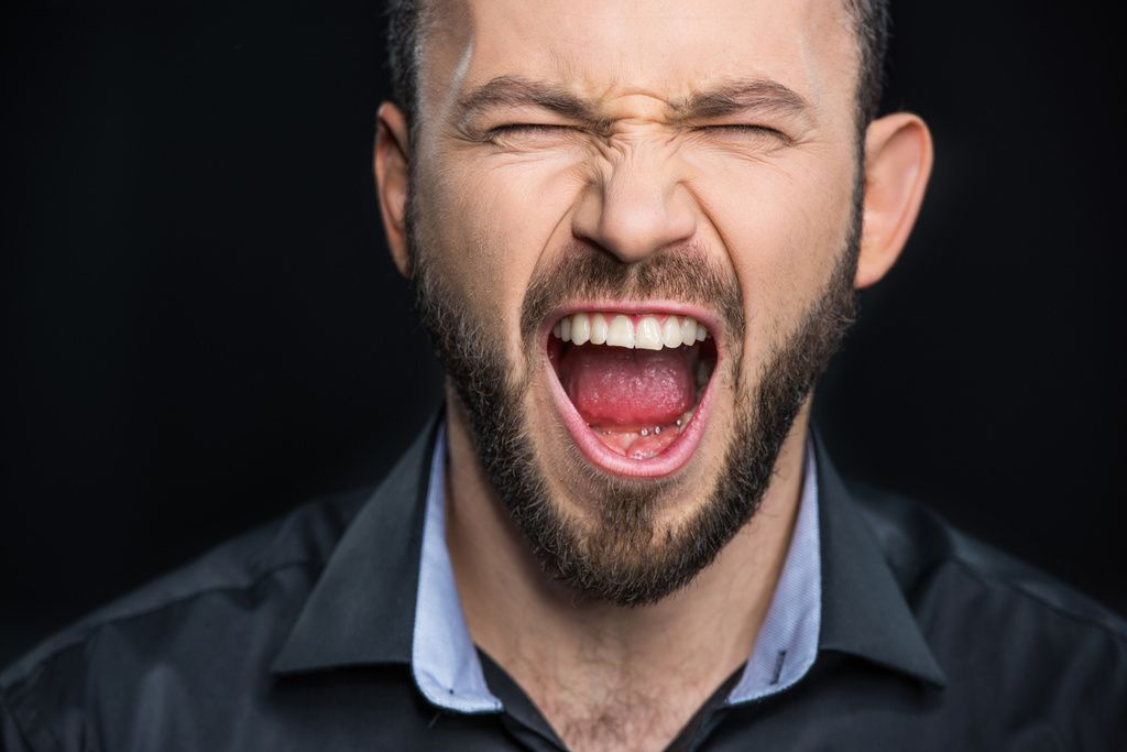 Homem barbudo gritando
 - Foto, Imagem