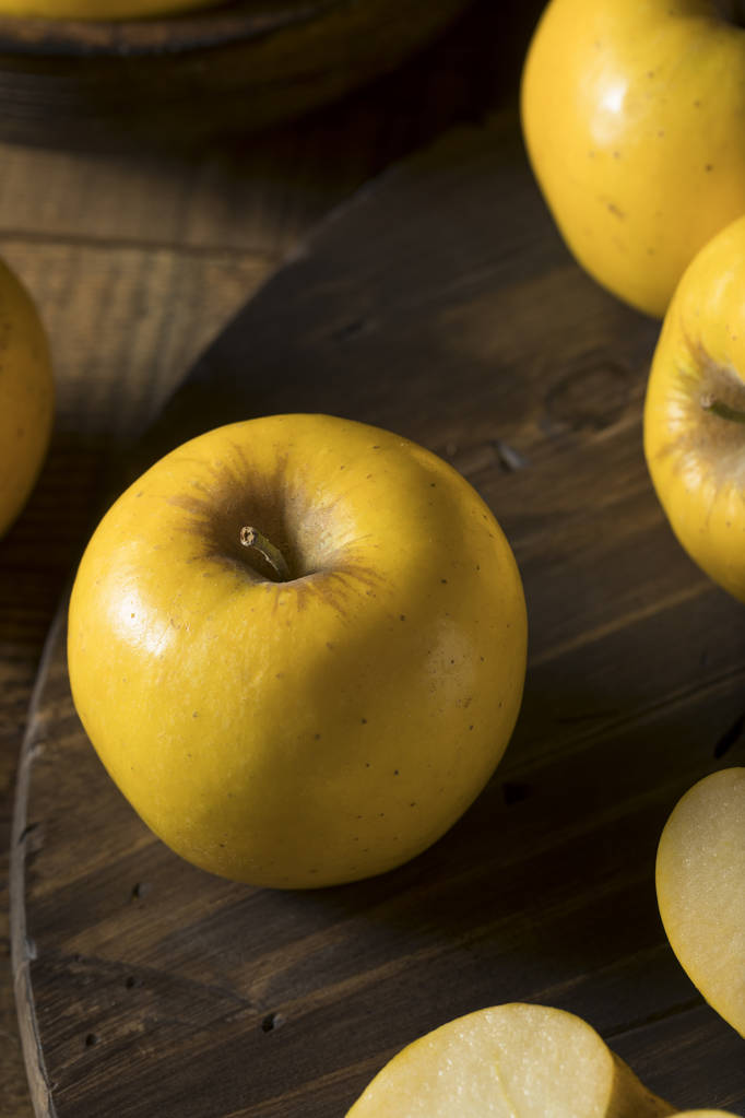 Jabłka surowego żółty organicznych Opal - Zdjęcie, obraz