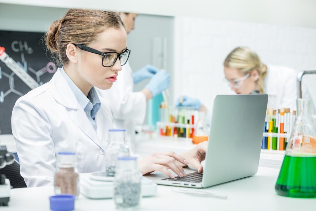 Scientist working on laptop - Photo, Image