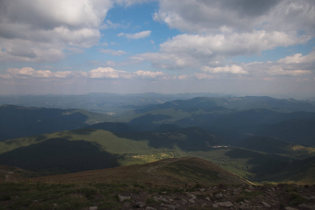 Reis. Beklimmen van de Mount Goverla 2061 meter - Foto, afbeelding