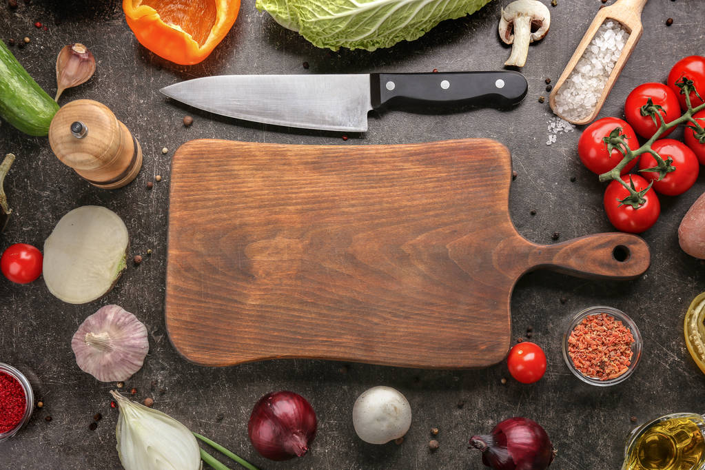 Cutting board and vegetables - Photo, Image