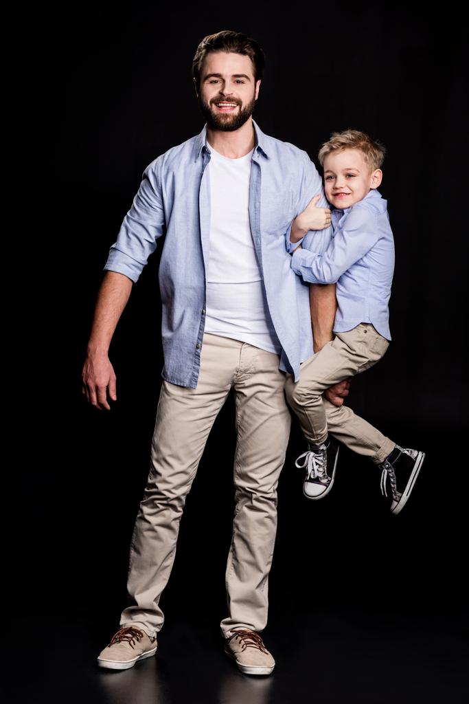 Молодой отец и сын
 - Фото, изображение