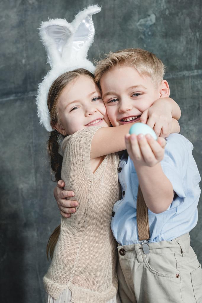 Lapset pääsiäismuna
 - Valokuva, kuva