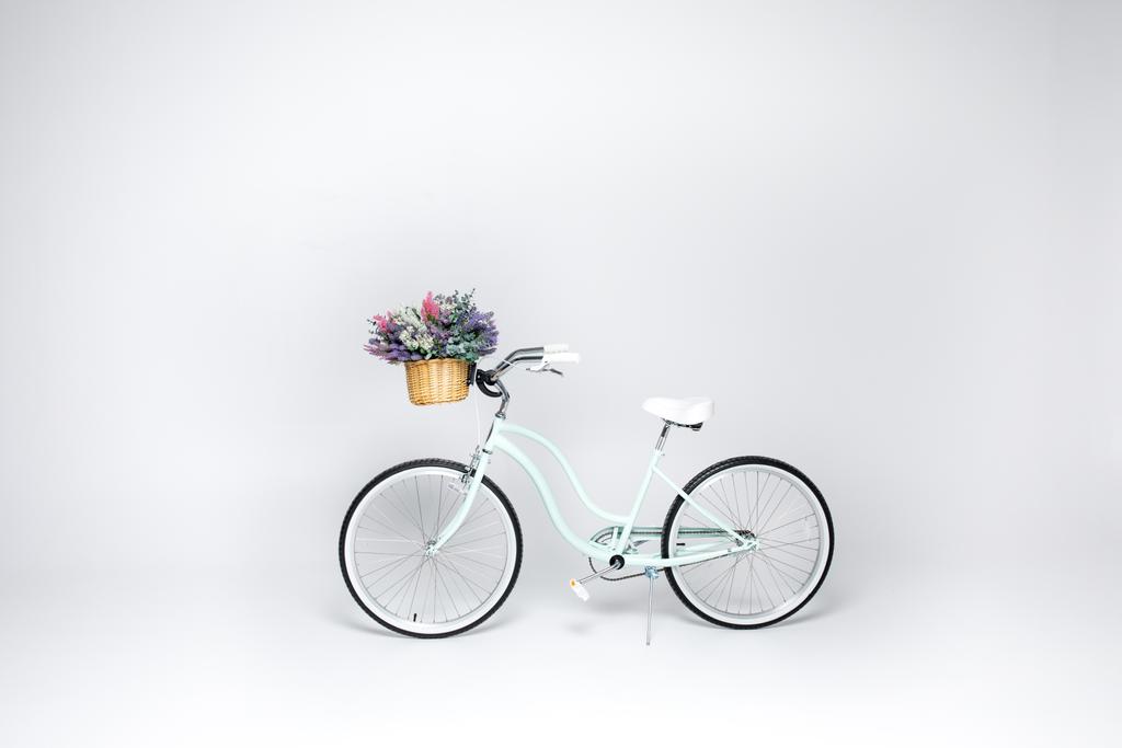 Csípő kerékpár kosár, virág  - Fotó, kép