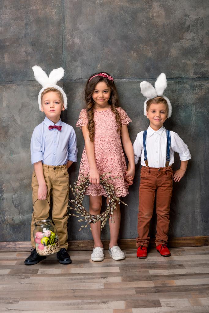 Kinderen in bunny oren  - Foto, afbeelding