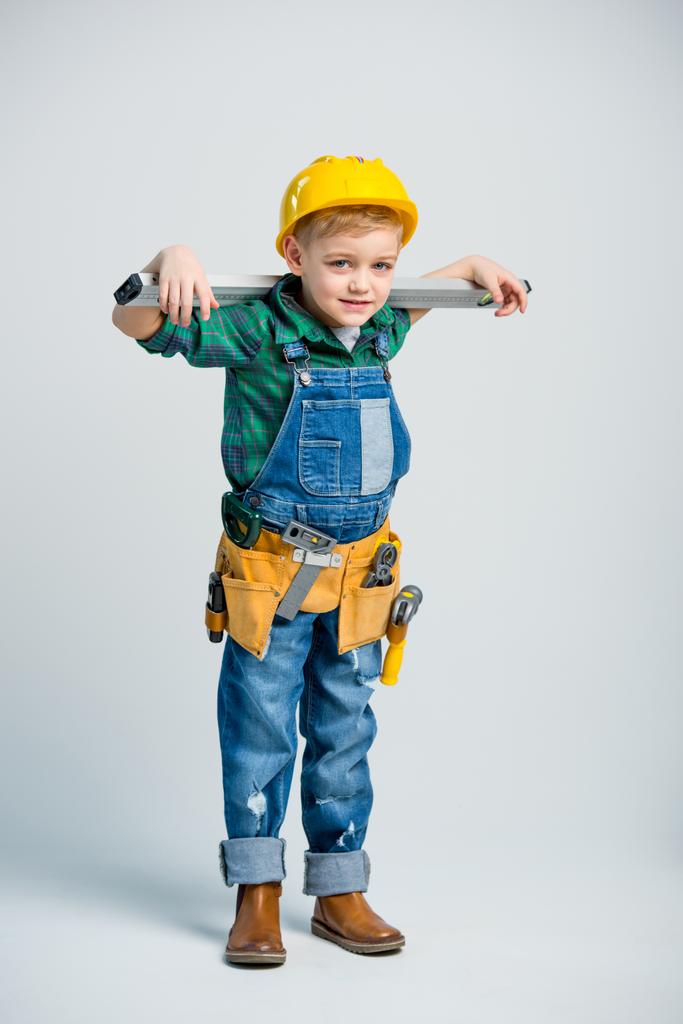 Jongetje in gereedschap gordel  - Foto, afbeelding