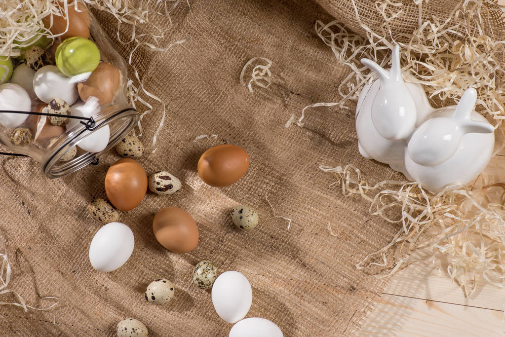 αυγά ορτυκιού και κοτόπουλο - Φωτογραφία, εικόνα