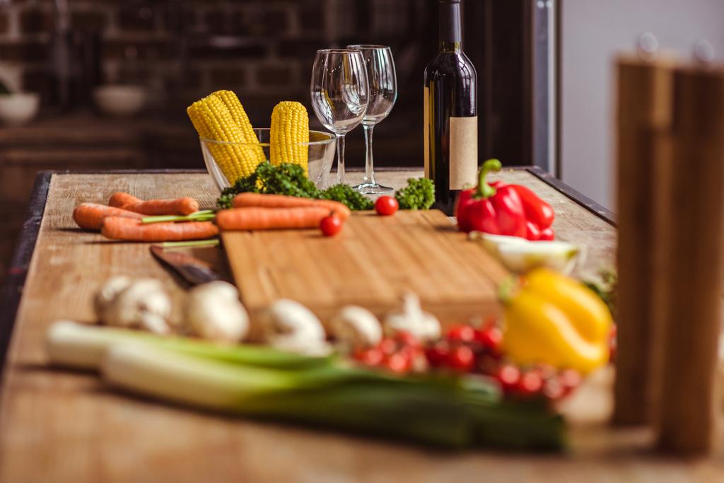 Fresh vegetables and wine - Photo, Image