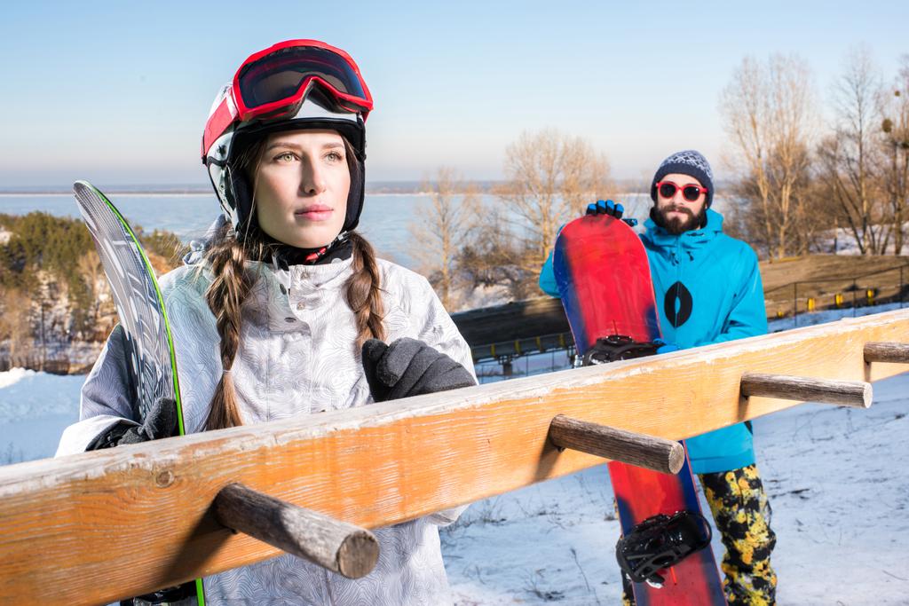 Αρσενικά και θηλυκά snowboarders  - Φωτογραφία, εικόνα