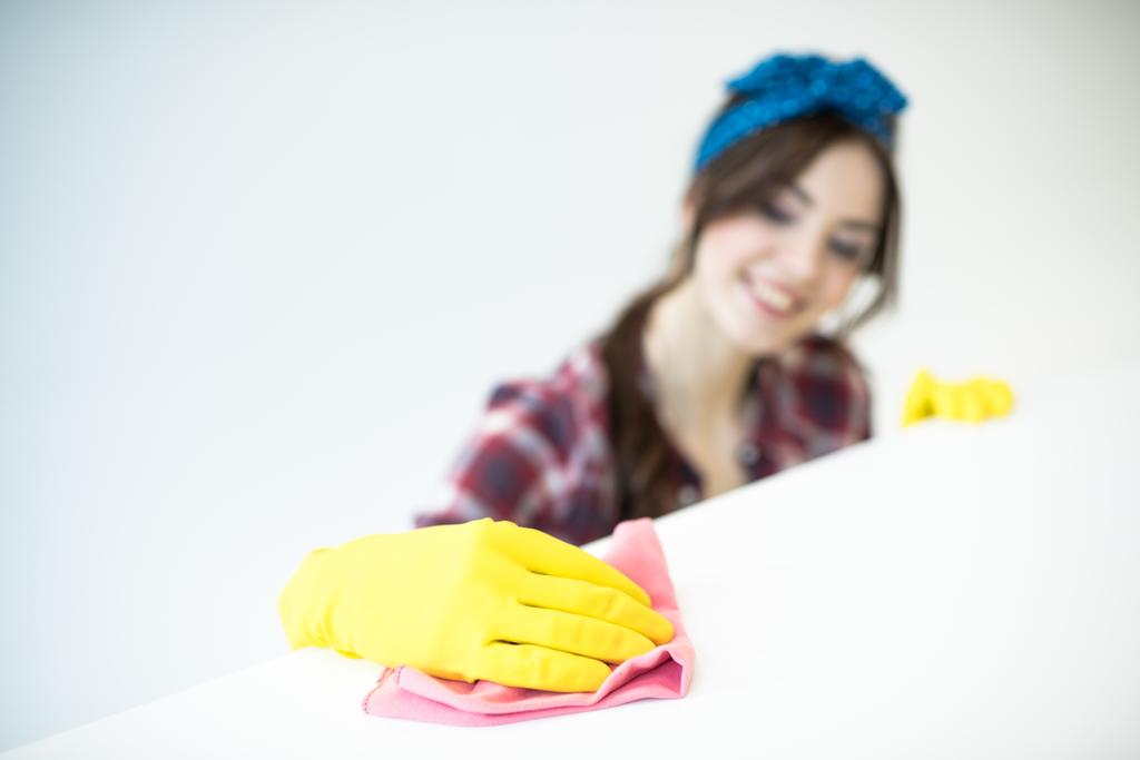 žena čištění povrchu - Fotografie, Obrázek