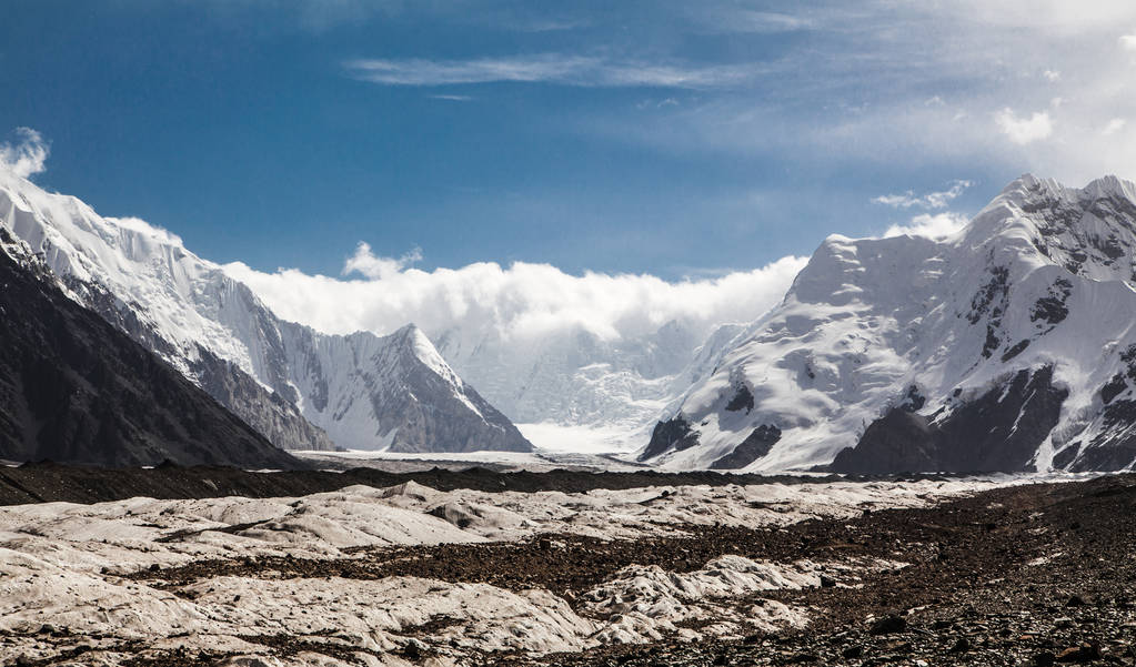Landschaft mit Gletscher und Bergen - Foto, Bild