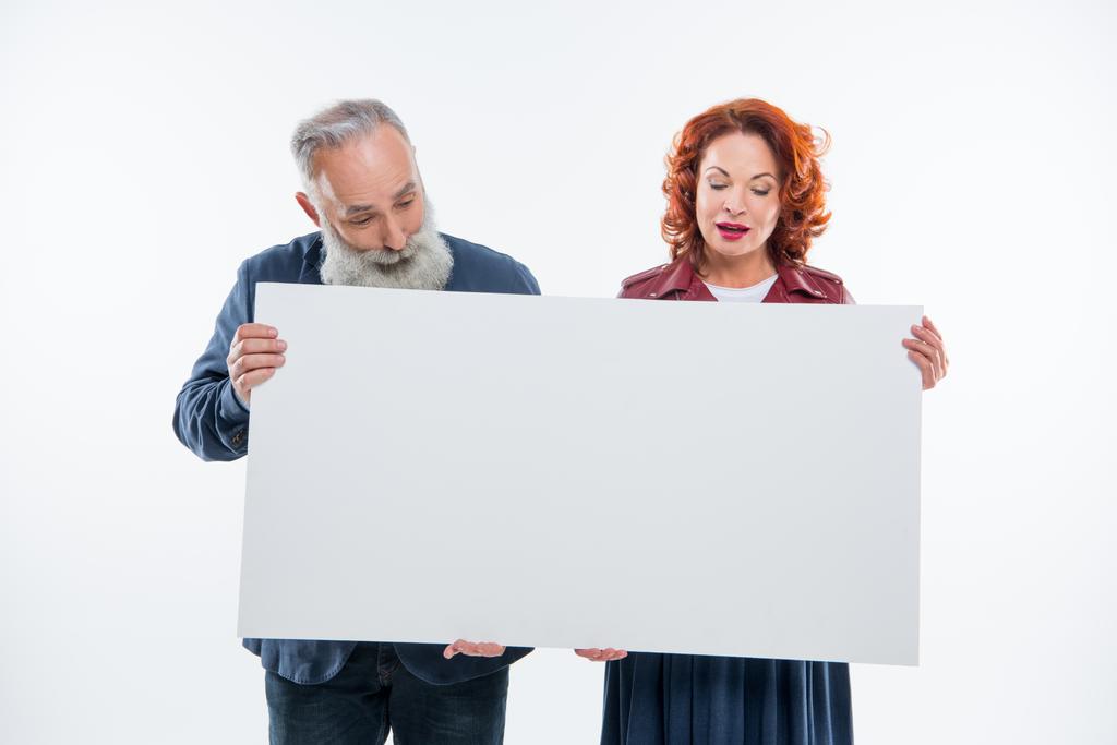 Couple holding blank card - Photo, Image
