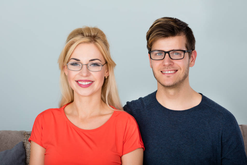 ζευγάρι που φοράει γυαλιά - Φωτογραφία, εικόνα