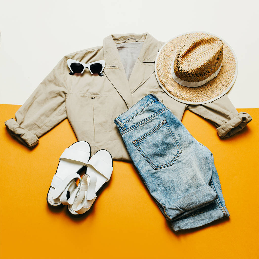 夏の服装。ショーツ帽子サファリ スタイル - 写真・画像