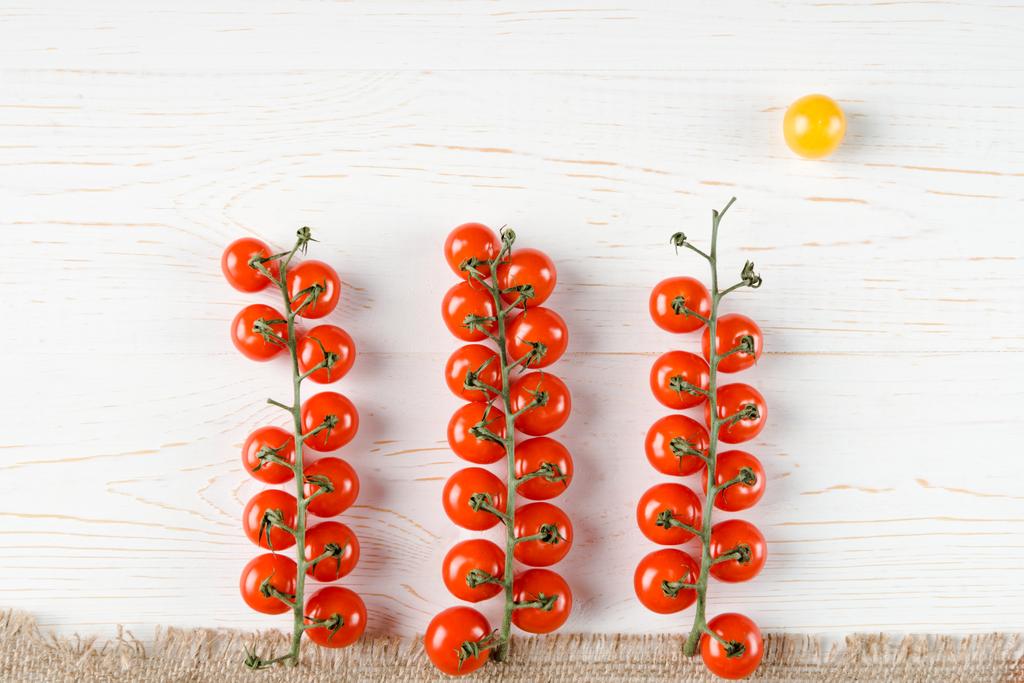 Świeże dojrzałe pomidory - Zdjęcie, obraz