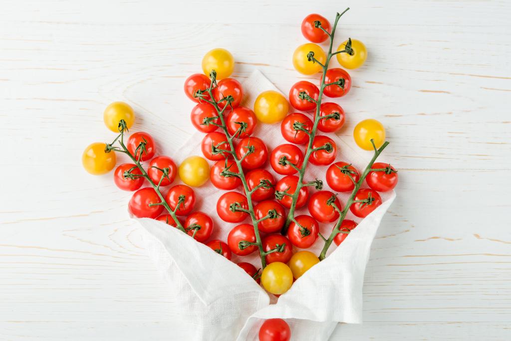 Verse rijpe tomaten   - Foto, afbeelding