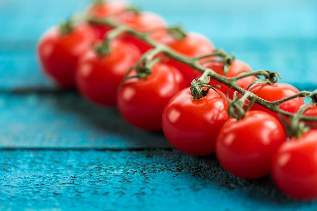 taze domates masada - Fotoğraf, Görsel