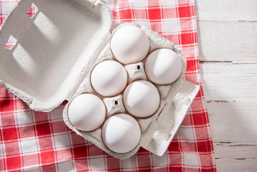 αυγά της κότας, στο πλαίσιο  - Φωτογραφία, εικόνα