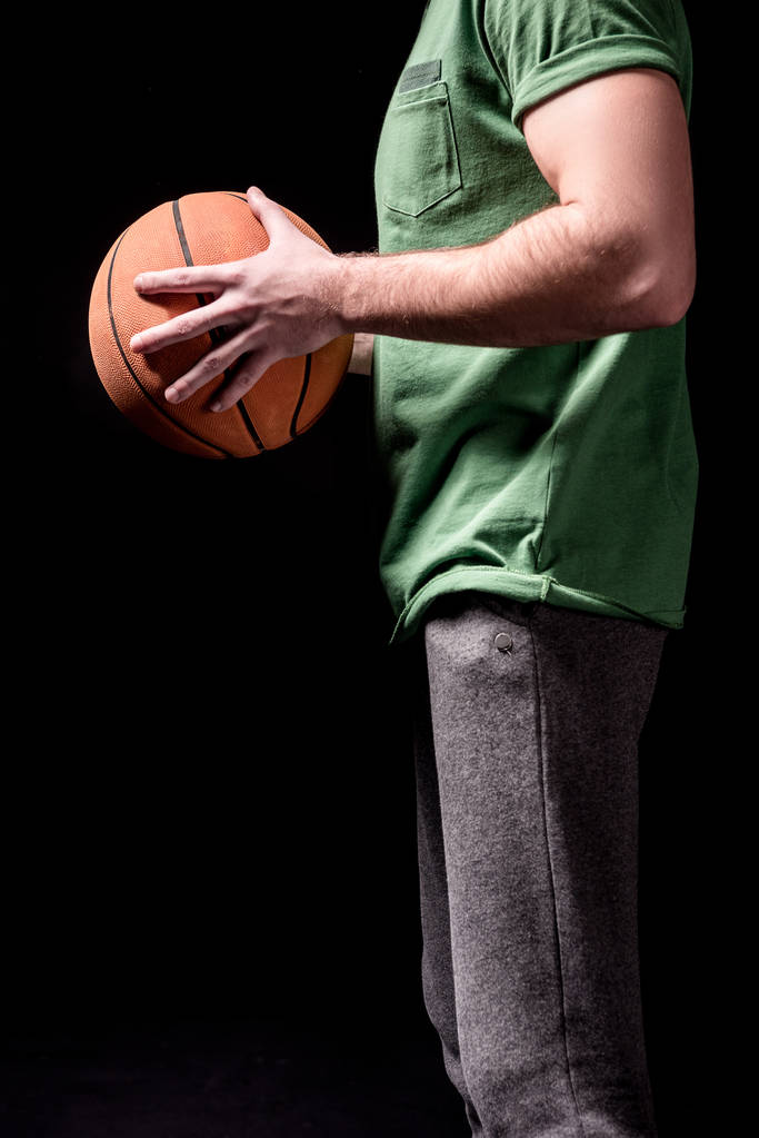 άνθρωπος με μπάλα μπάσκετ - Φωτογραφία, εικόνα