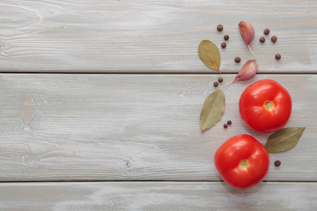 tomates em fundo de madeira - Foto, Imagem