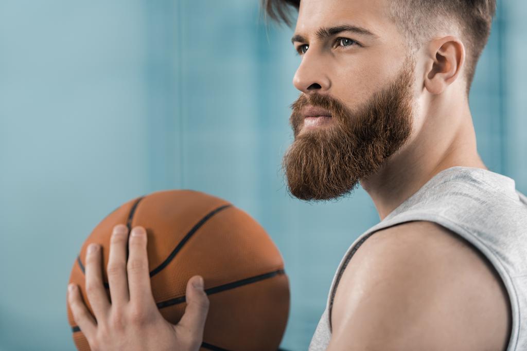 basketbalista s míčem - Fotografie, Obrázek