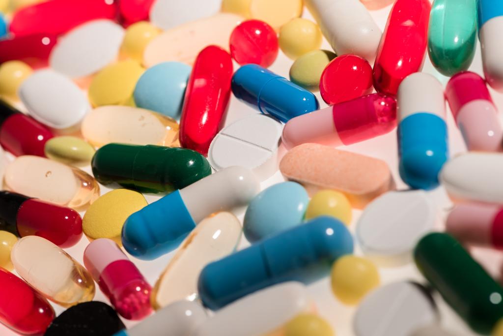 kupac színes tabletták - Fotó, kép