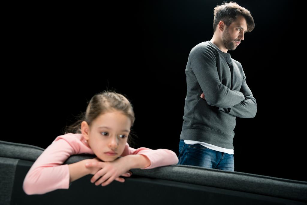 Отец и дочь ссорятся
 - Фото, изображение