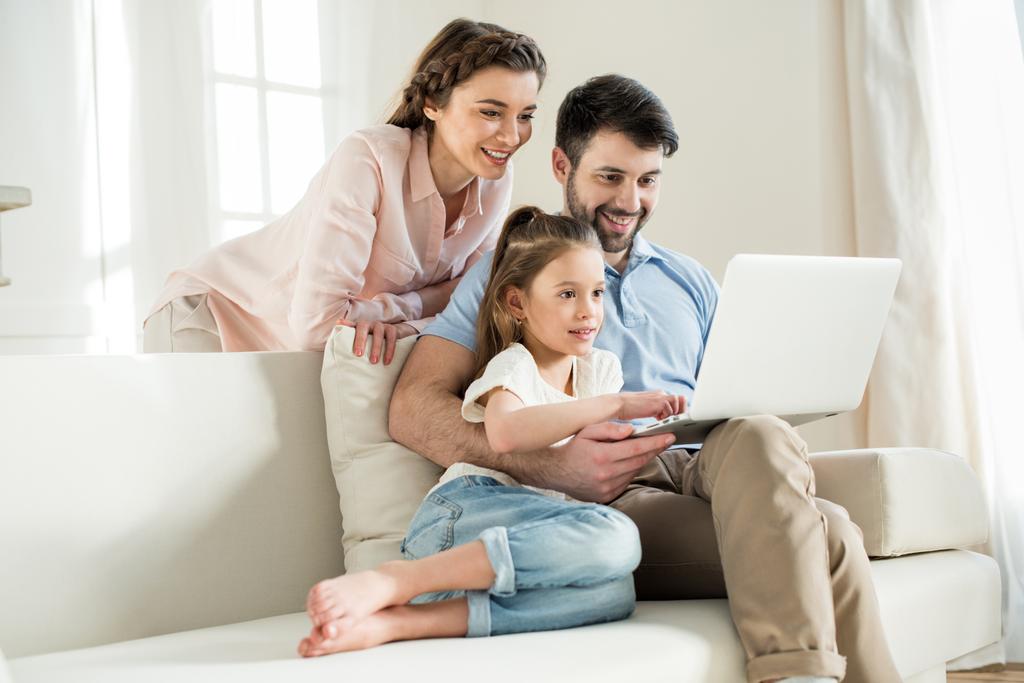 family using laptop - Photo, Image