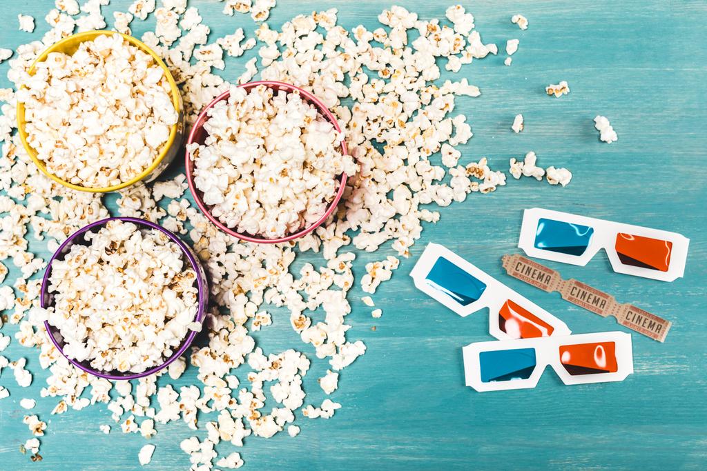 popcorn e bicchieri 3D - Foto, immagini