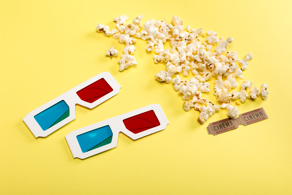 popcorn and 3D glasses - Photo, Image