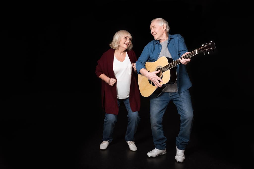 senior couple with guitar - Photo, Image