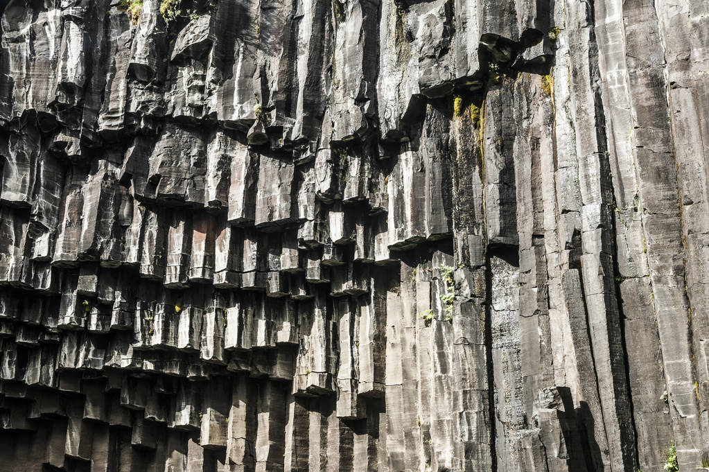 Columna de basalto roca
 - Foto, Imagen