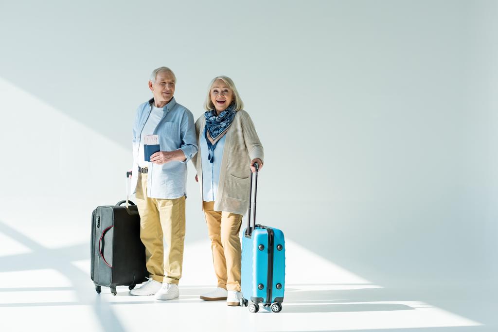 senior couple with traveling bags - Photo, Image