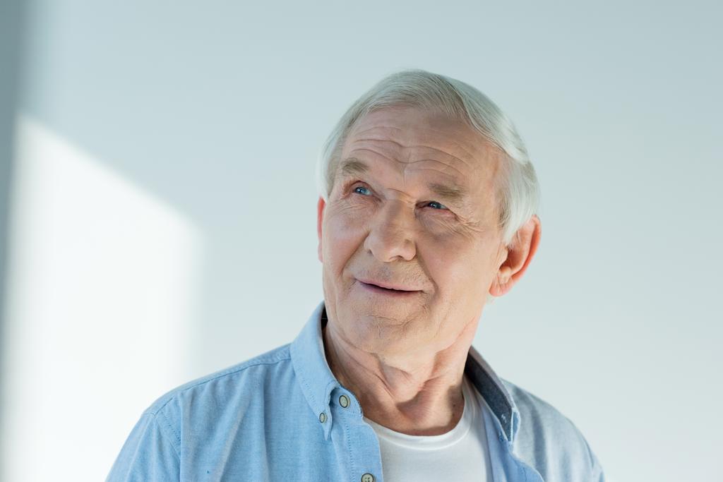 Стильный пожилой человек
 - Фото, изображение