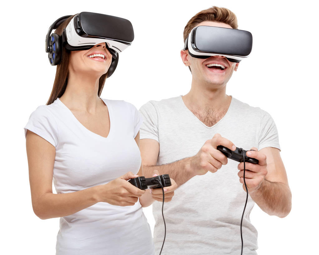 Uomo e donna con occhiali di realtà virtuale
 - Foto, immagini