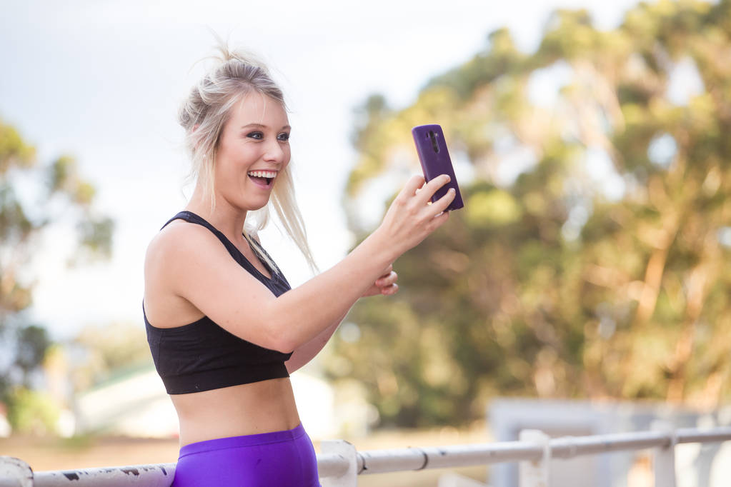 fitness modell a selfie  - Fotó, kép