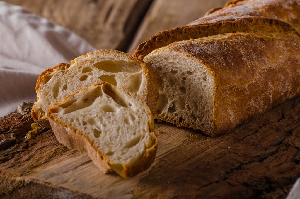 チャバタのパン製品写真 - 写真・画像