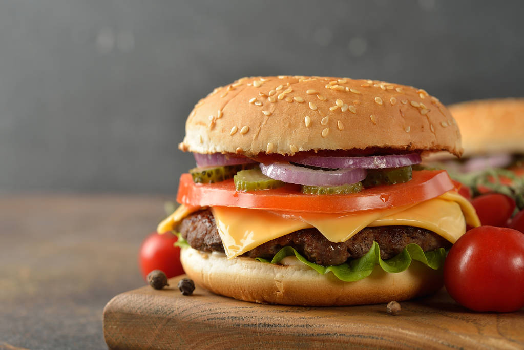 Geleneksel ev yapımı çizburger - Fotoğraf, Görsel
