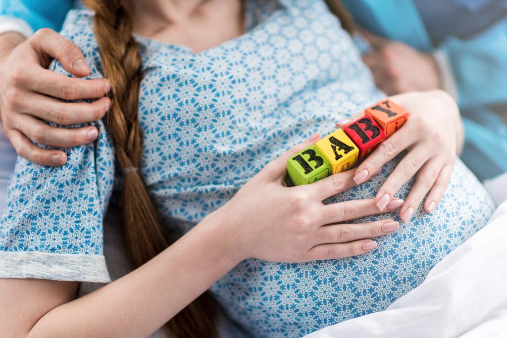 terhes nő baby szó  - Fotó, kép