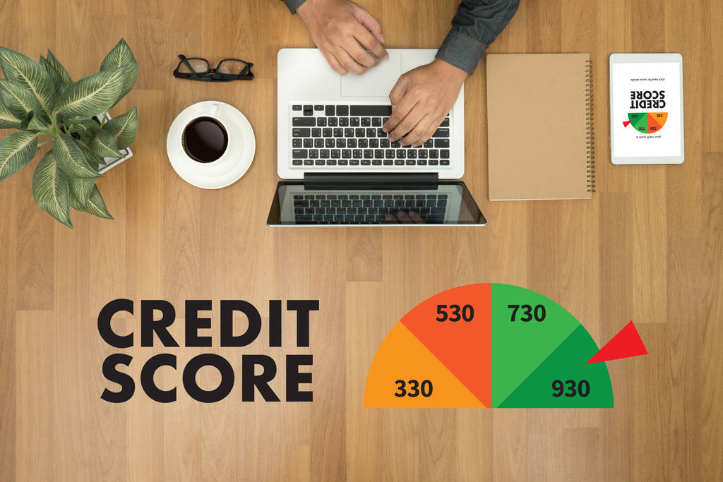 CREDIT SCORE (Businessman Checking Credit Score Online and Finan)
 - Фото, изображение