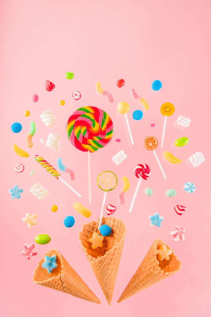 Вафельні шишки і цукерки
  - Фото, зображення