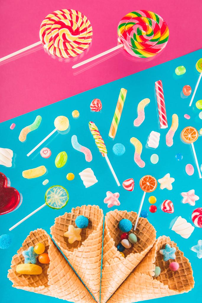 Waffle kúp és édességek  - Fotó, kép