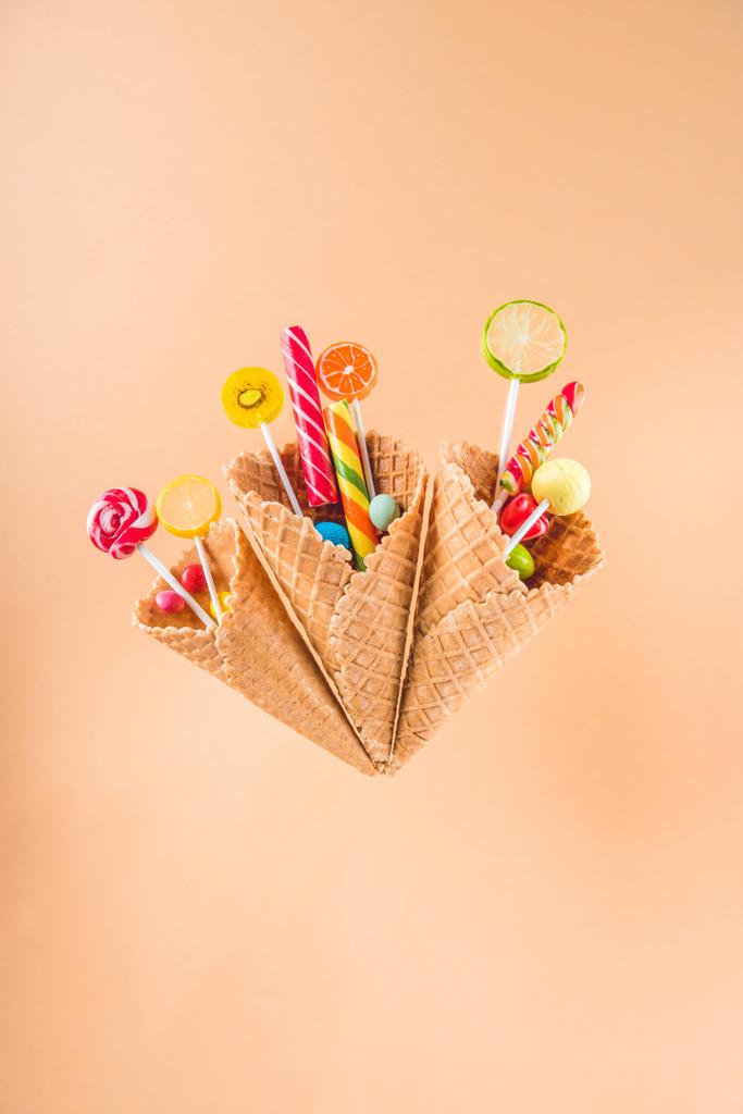 Вафельні шишки і цукерки
 - Фото, зображення