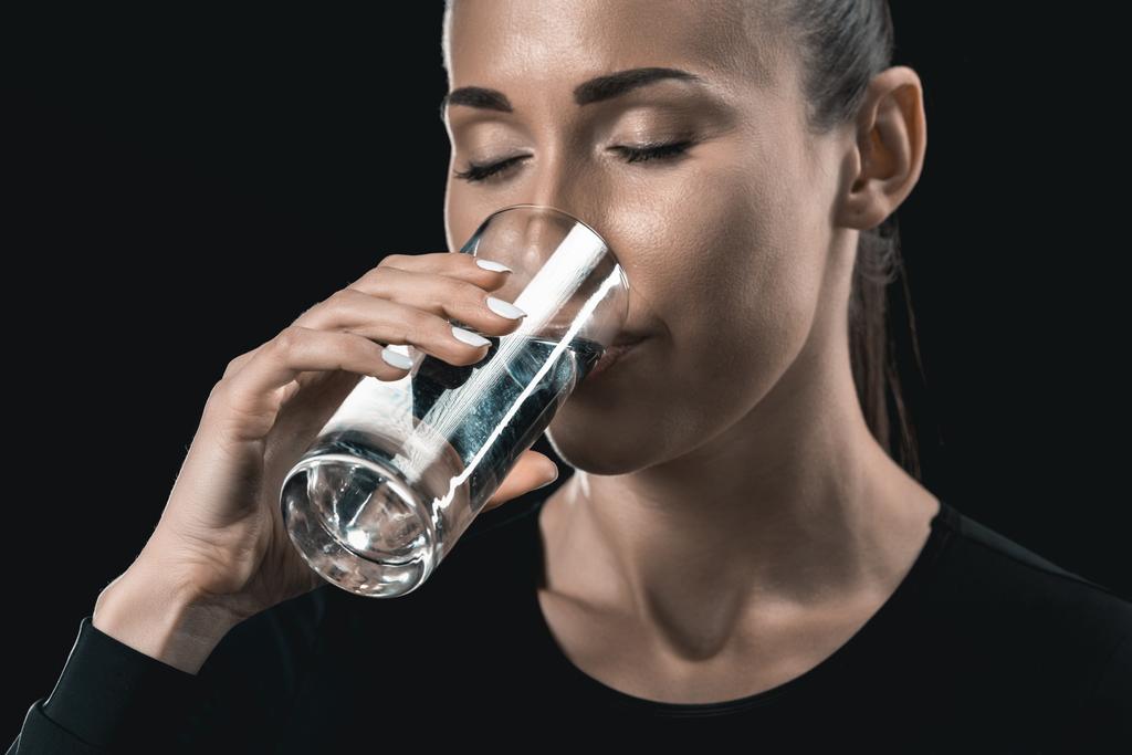 Mujer agua potable
  - Foto, Imagen